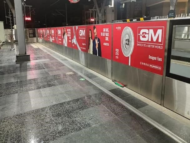 Metro station platform branding